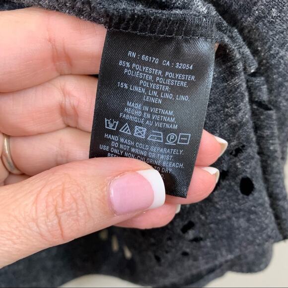 Anthropologie Meadow Rue Laser Verna Floral Cutout Charcoal Gray Cardigan - Picture 4 of 5